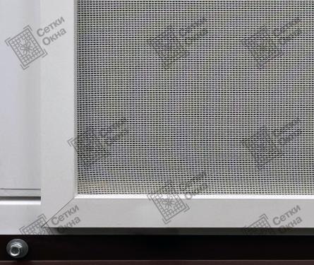 Вид москитной сетки снаружи